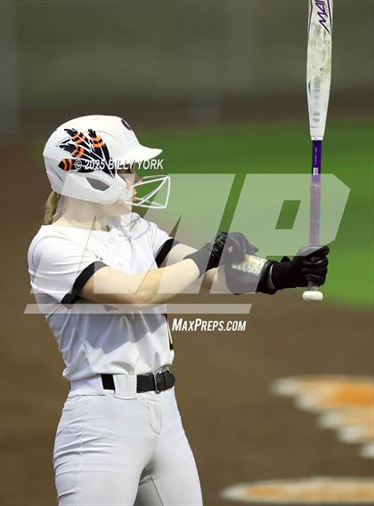 Thumbnail 2 in Grand Saline vs Van photogallery.