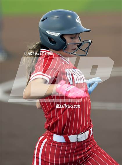 Thumbnail 3 in Grand Saline vs Van photogallery.