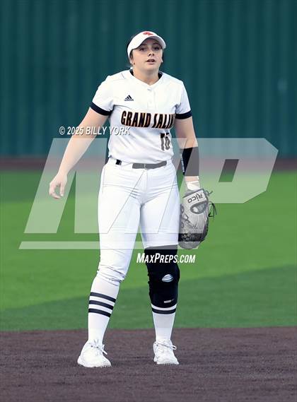 Thumbnail 1 in Grand Saline vs Van photogallery.