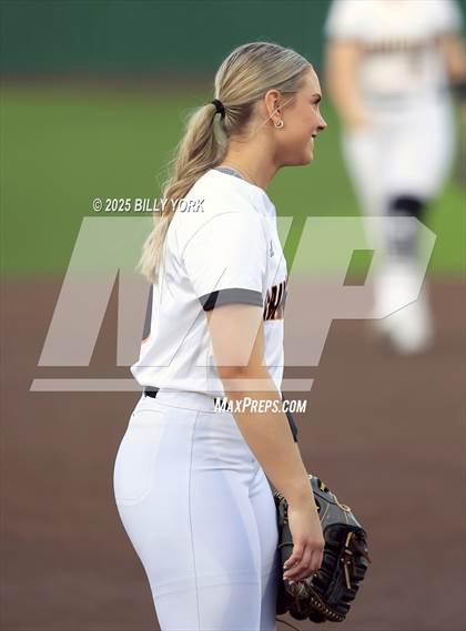 Thumbnail 1 in Grand Saline vs Van photogallery.