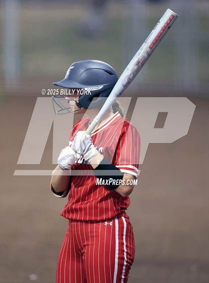 Thumbnail 3 in Grand Saline vs Van photogallery.