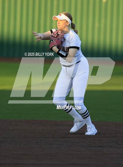 Thumbnail 2 in Grand Saline vs Van photogallery.