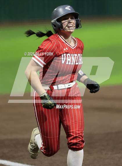 Thumbnail 3 in Grand Saline vs Van photogallery.