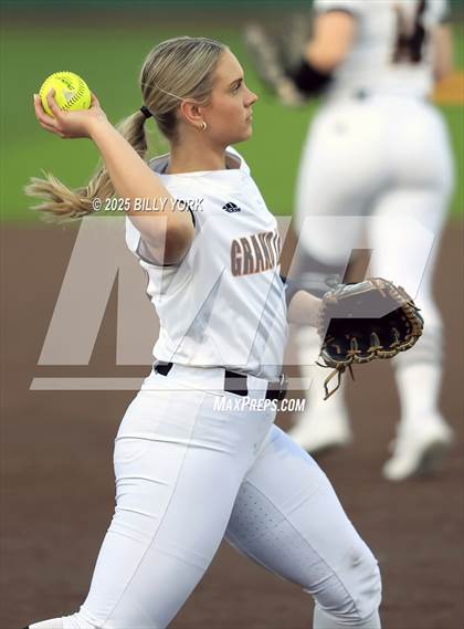 Thumbnail 1 in Grand Saline vs Van photogallery.