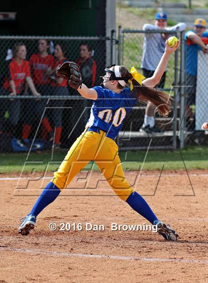 Thumbnail 2 in Gatlinburg-Pittman vs Greenback photogallery.