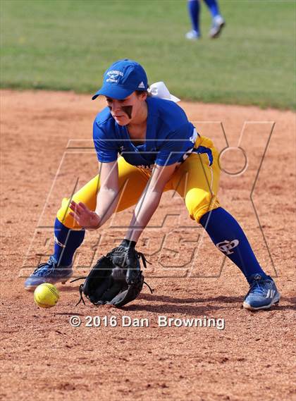 Thumbnail 3 in Gatlinburg-Pittman vs Greenback photogallery.