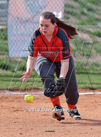 Thumbnail 3 in Gatlinburg-Pittman vs Greenback photogallery.