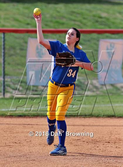 Thumbnail 1 in Gatlinburg-Pittman vs Greenback photogallery.