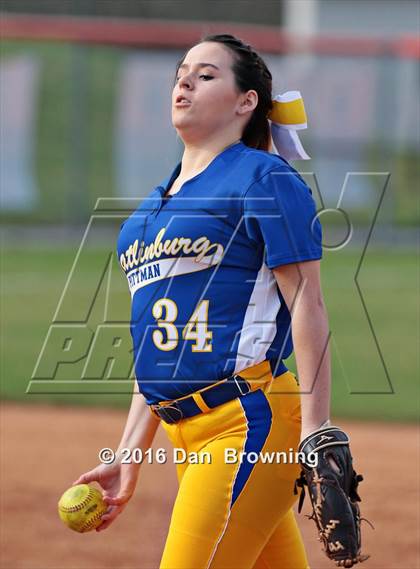 Thumbnail 2 in Gatlinburg-Pittman vs Greenback photogallery.