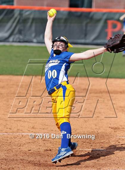 Thumbnail 3 in Gatlinburg-Pittman vs Greenback photogallery.
