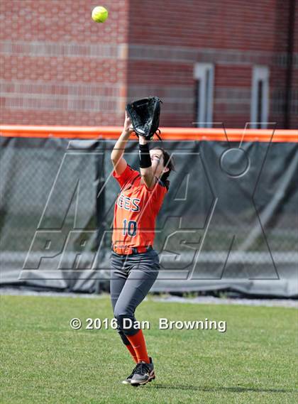 Thumbnail 1 in Gatlinburg-Pittman vs Greenback photogallery.