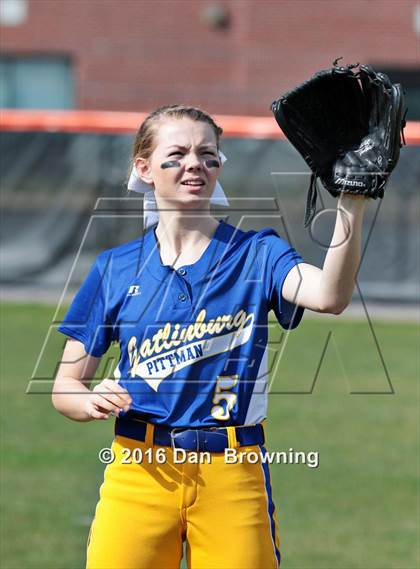 Thumbnail 3 in Gatlinburg-Pittman vs Greenback photogallery.