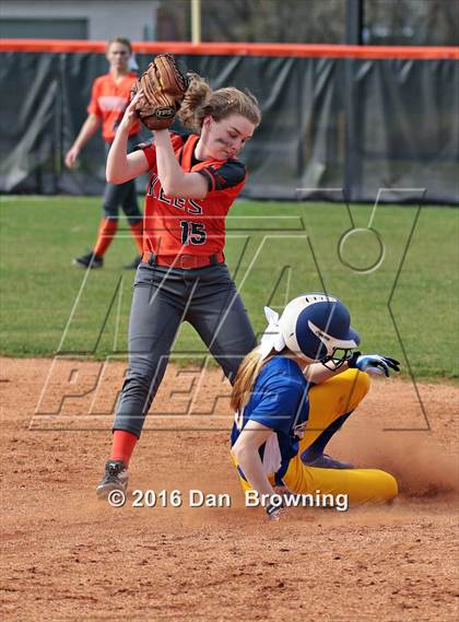 Thumbnail 2 in Gatlinburg-Pittman vs Greenback photogallery.