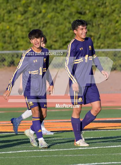 Thumbnail 1 in Alhambra vs. Mesa photogallery.
