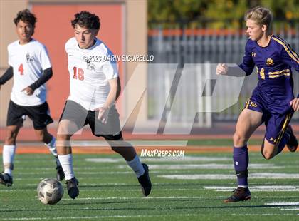 Thumbnail 2 in Alhambra vs. Mesa photogallery.