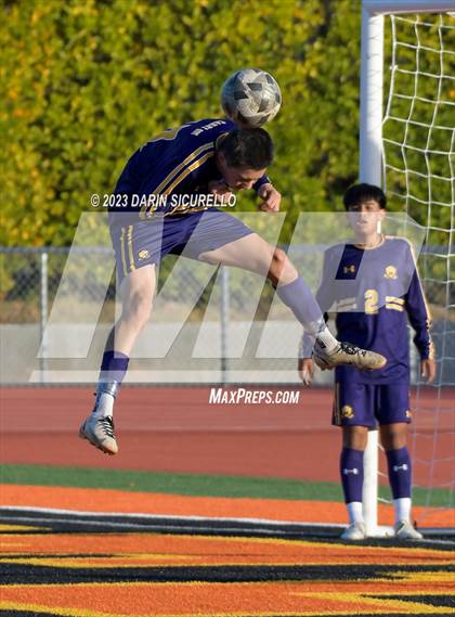 Thumbnail 2 in Alhambra vs. Mesa photogallery.