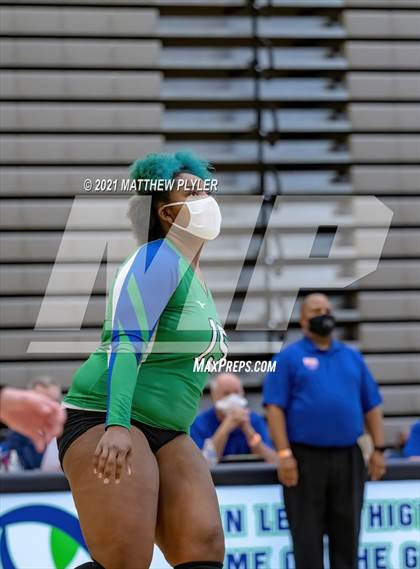 Thumbnail 3 in Mountain Island Charter vs East Wake Academy (NCHSAA 1A Finals) (1 of 2 - the game) photogallery.