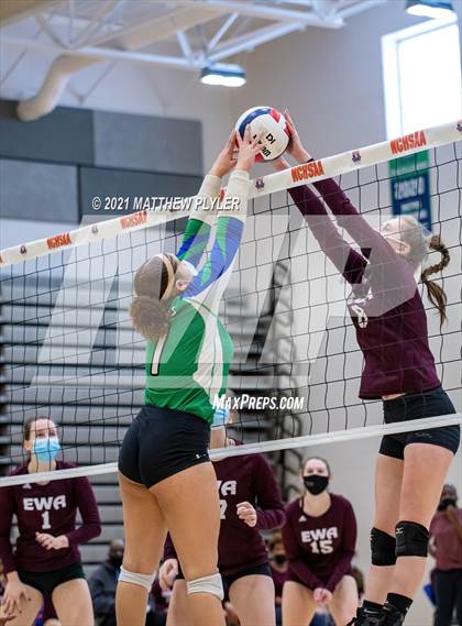 Thumbnail 2 in Mountain Island Charter vs East Wake Academy (NCHSAA 1A Finals) (1 of 2 - the game) photogallery.