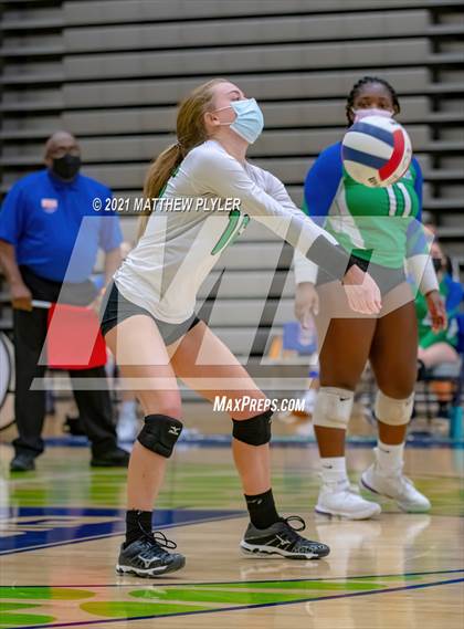 Thumbnail 1 in Mountain Island Charter vs East Wake Academy (NCHSAA 1A Finals) (1 of 2 - the game) photogallery.