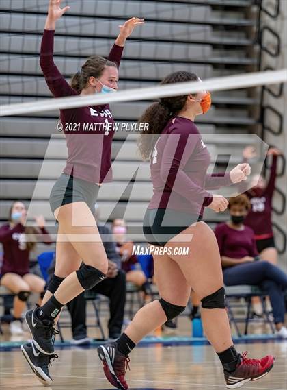 Thumbnail 3 in Mountain Island Charter vs East Wake Academy (NCHSAA 1A Finals) (1 of 2 - the game) photogallery.