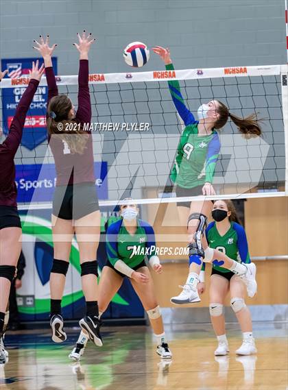 Thumbnail 2 in Mountain Island Charter vs East Wake Academy (NCHSAA 1A Finals) (1 of 2 - the game) photogallery.