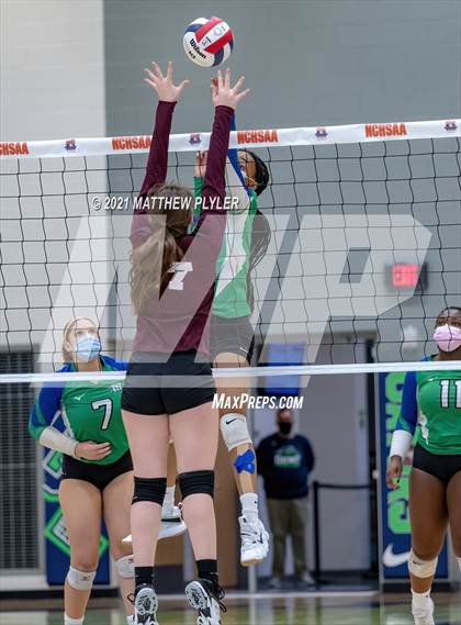 Thumbnail 2 in Mountain Island Charter vs East Wake Academy (NCHSAA 1A Finals) (1 of 2 - the game) photogallery.