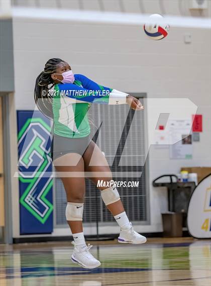 Thumbnail 3 in Mountain Island Charter vs East Wake Academy (NCHSAA 1A Finals) (1 of 2 - the game) photogallery.