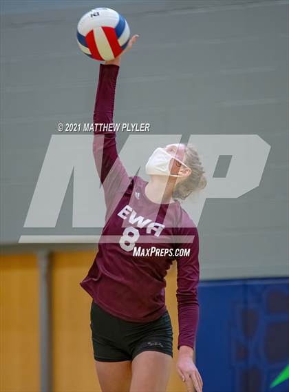Thumbnail 3 in Mountain Island Charter vs East Wake Academy (NCHSAA 1A Finals) (1 of 2 - the game) photogallery.