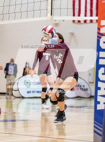 Thumbnail 3 in Mountain Island Charter vs East Wake Academy (NCHSAA 1A Finals) (1 of 2 - the game) photogallery.