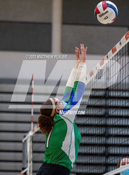 Thumbnail 2 in Mountain Island Charter vs East Wake Academy (NCHSAA 1A Finals) (1 of 2 - the game) photogallery.