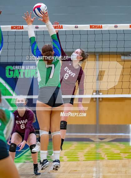 Thumbnail 3 in Mountain Island Charter vs East Wake Academy (NCHSAA 1A Finals) (1 of 2 - the game) photogallery.