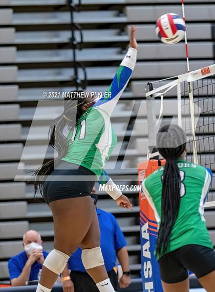 Thumbnail 3 in Mountain Island Charter vs East Wake Academy (NCHSAA 1A Finals) (1 of 2 - the game) photogallery.