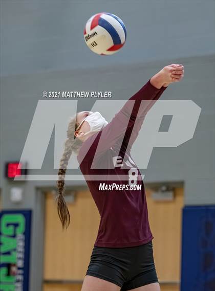 Thumbnail 2 in Mountain Island Charter vs East Wake Academy (NCHSAA 1A Finals) (1 of 2 - the game) photogallery.