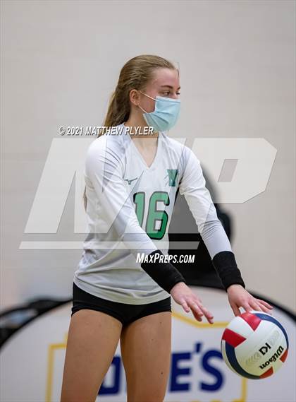 Thumbnail 3 in Mountain Island Charter vs East Wake Academy (NCHSAA 1A Finals) (1 of 2 - the game) photogallery.