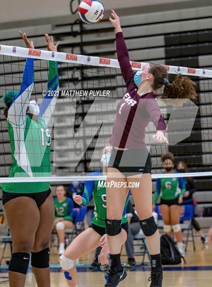 Thumbnail 3 in Mountain Island Charter vs East Wake Academy (NCHSAA 1A Finals) (1 of 2 - the game) photogallery.