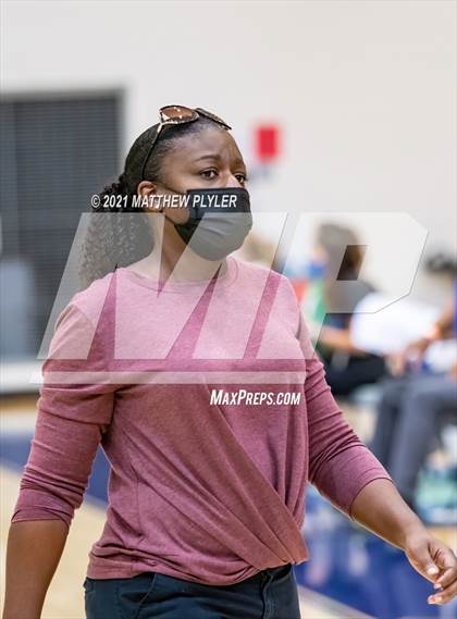 Thumbnail 2 in Mountain Island Charter vs East Wake Academy (NCHSAA 1A Finals) (1 of 2 - the game) photogallery.