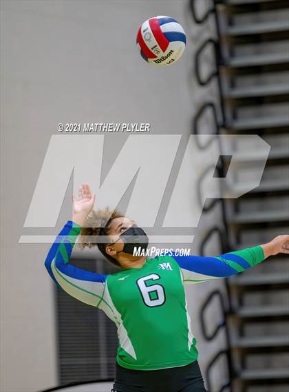 Thumbnail 3 in Mountain Island Charter vs East Wake Academy (NCHSAA 1A Finals) (1 of 2 - the game) photogallery.