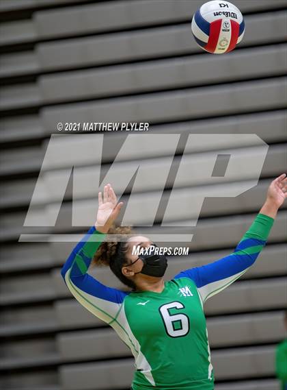 Thumbnail 2 in Mountain Island Charter vs East Wake Academy (NCHSAA 1A Finals) (1 of 2 - the game) photogallery.