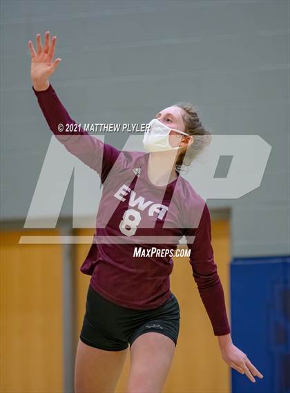 Thumbnail 1 in Mountain Island Charter vs East Wake Academy (NCHSAA 1A Finals) (1 of 2 - the game) photogallery.