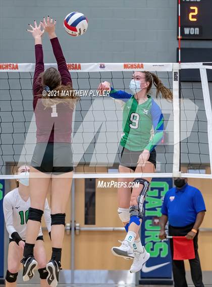 Thumbnail 2 in Mountain Island Charter vs East Wake Academy (NCHSAA 1A Finals) (1 of 2 - the game) photogallery.