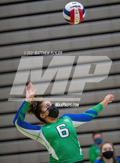 Thumbnail 3 in Mountain Island Charter vs East Wake Academy (NCHSAA 1A Finals) (1 of 2 - the game) photogallery.