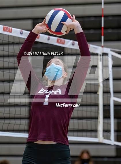 Thumbnail 1 in Mountain Island Charter vs East Wake Academy (NCHSAA 1A Finals) (1 of 2 - the game) photogallery.