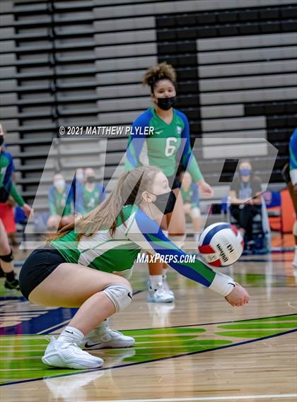 Thumbnail 2 in Mountain Island Charter vs East Wake Academy (NCHSAA 1A Finals) (1 of 2 - the game) photogallery.