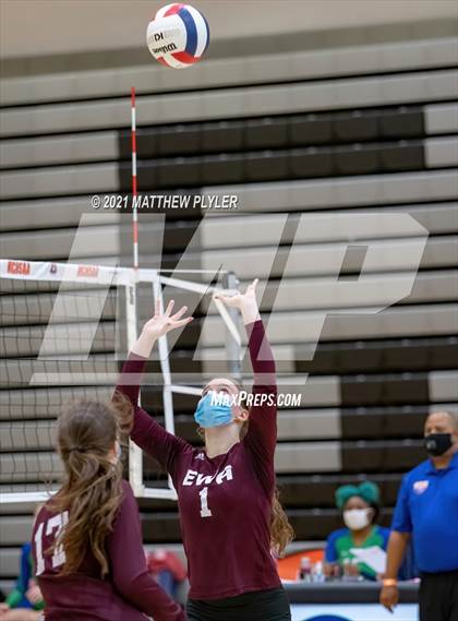 Thumbnail 3 in Mountain Island Charter vs East Wake Academy (NCHSAA 1A Finals) (1 of 2 - the game) photogallery.