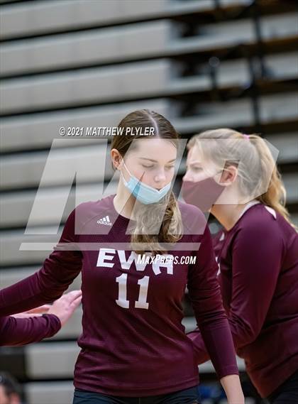 Thumbnail 2 in Mountain Island Charter vs East Wake Academy (NCHSAA 1A Finals) (1 of 2 - the game) photogallery.
