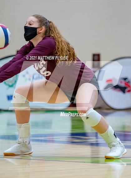 Thumbnail 2 in Mountain Island Charter vs East Wake Academy (NCHSAA 1A Finals) (1 of 2 - the game) photogallery.