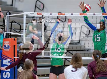 Thumbnail 2 in Mountain Island Charter vs East Wake Academy (NCHSAA 1A Finals) (1 of 2 - the game) photogallery.