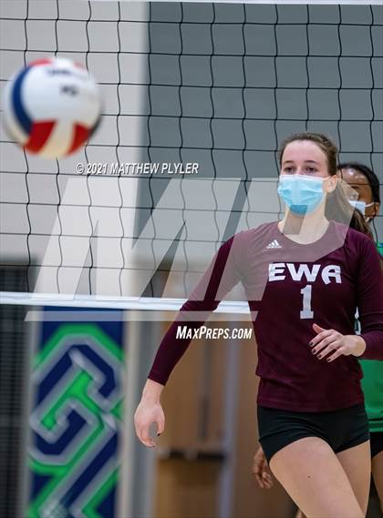 Thumbnail 2 in Mountain Island Charter vs East Wake Academy (NCHSAA 1A Finals) (1 of 2 - the game) photogallery.
