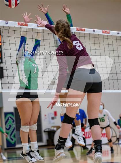 Thumbnail 2 in Mountain Island Charter vs East Wake Academy (NCHSAA 1A Finals) (1 of 2 - the game) photogallery.