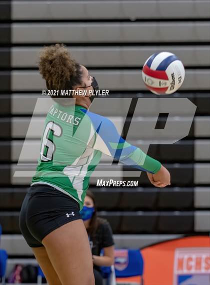 Thumbnail 3 in Mountain Island Charter vs East Wake Academy (NCHSAA 1A Finals) (1 of 2 - the game) photogallery.